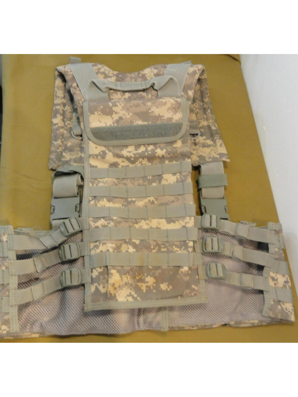 UCP ACU CONDOR MILITARY MOLLE PLATE CARRIER VEST TACTICAL W/ HYDRATION POUCH
